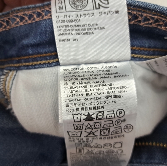 Levi's Women's Size 10 Blue Denim Red Tab Jean Shorts - Picture 5 of 10